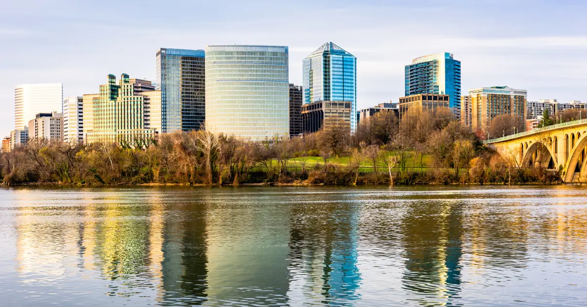 Arlington County cityscape image highlighting the fact that we offer moving services in Arlington